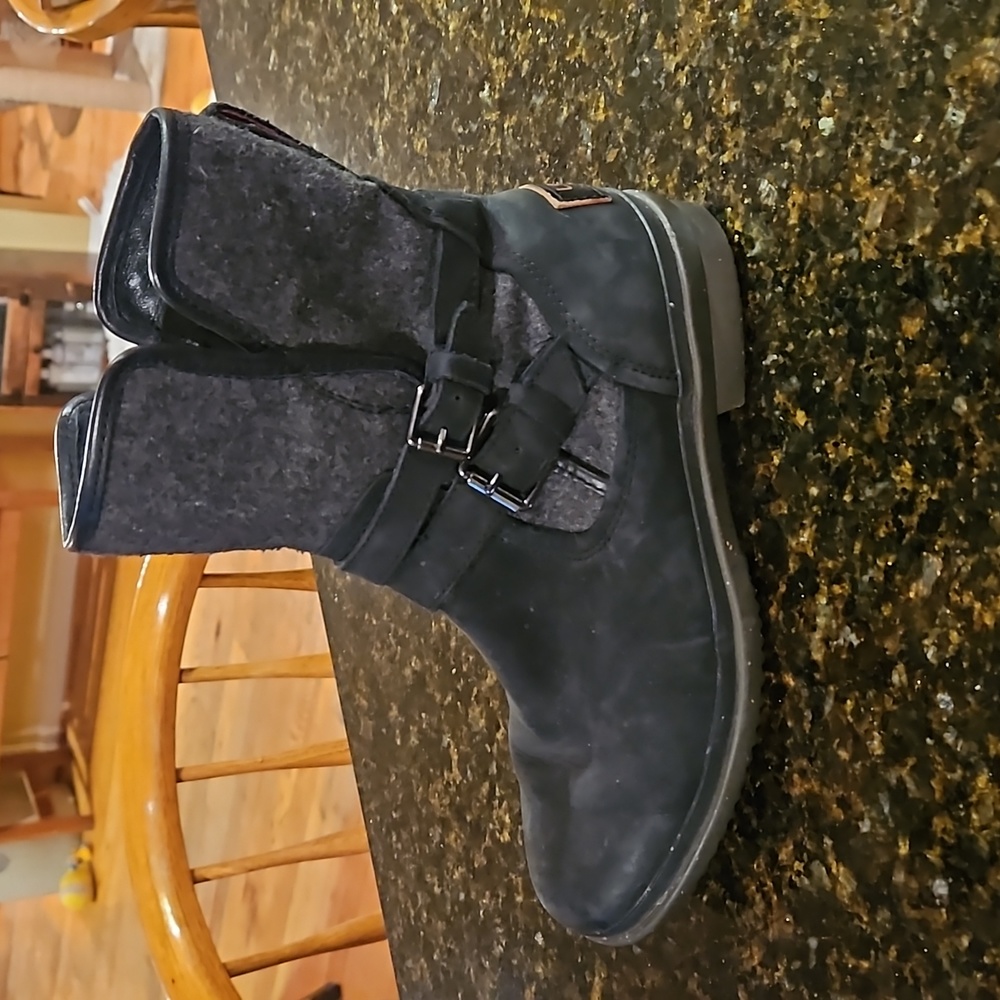 Boots - Picture 5 of 5